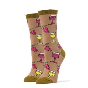 NWT OOOH YEAH! WINO mid-calf crew length novelty socks Size 10 -13